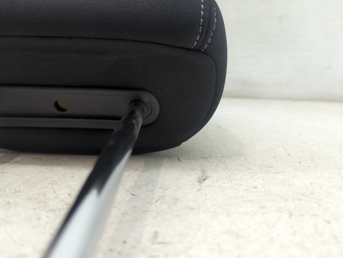 2014 Hyundai Elantra Headrest Head Rest Front Driver Seat Black 1473217 - Oemusedautoparts1.com