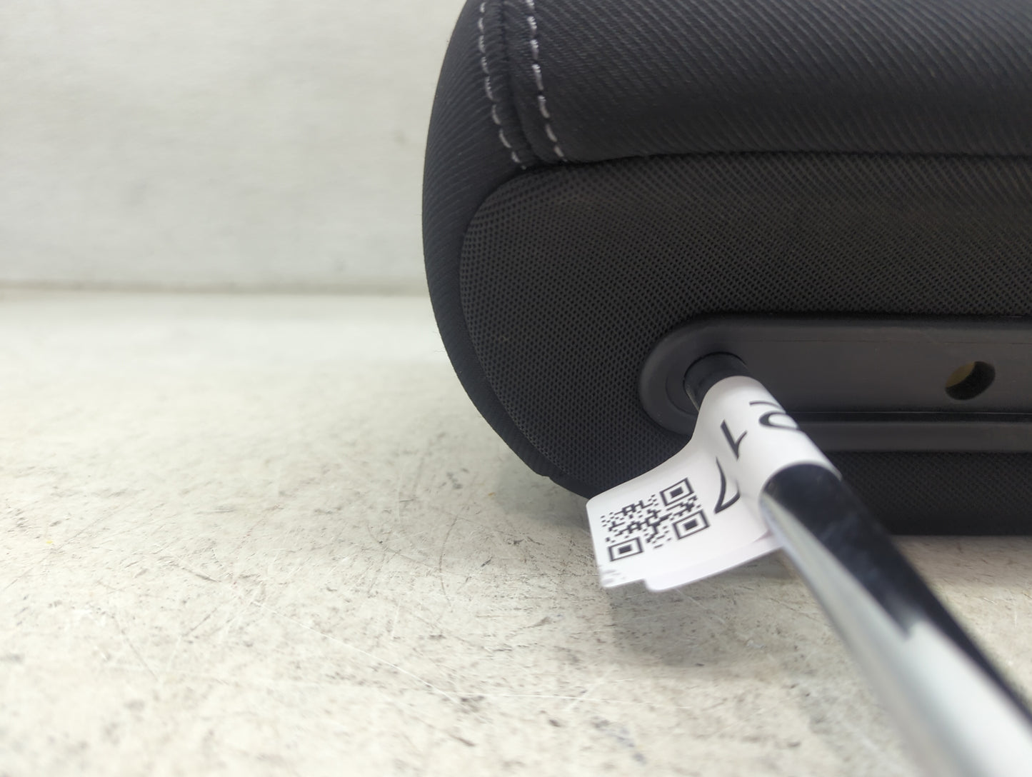 2014 Hyundai Elantra Headrest Head Rest Front Driver Seat Black 1473217 - Oemusedautoparts1.com