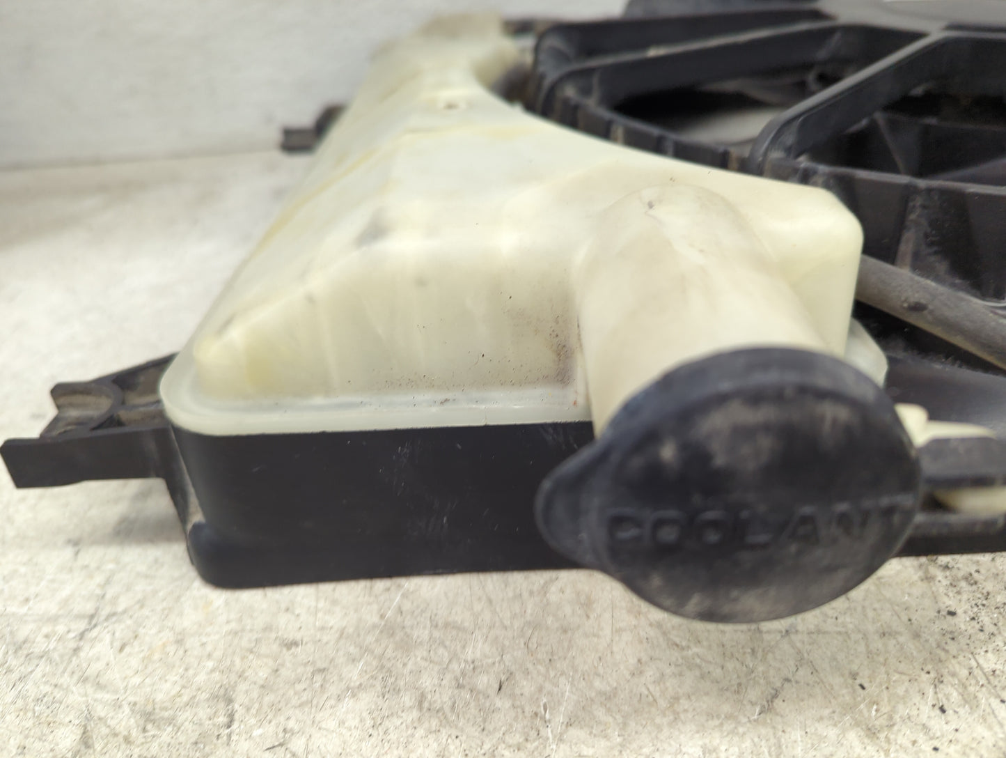 2014-2016 Hyundai Elantra Electric Radiator Cooling Fan Motor Assembly Fits Fits 2014 2015 2016 2017 2018 OEM Used Auto Part