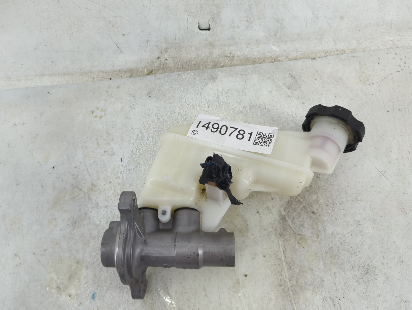 Hyundai Elantra Brake Master Cylinder 1490781 - Oemusedautoparts1.com