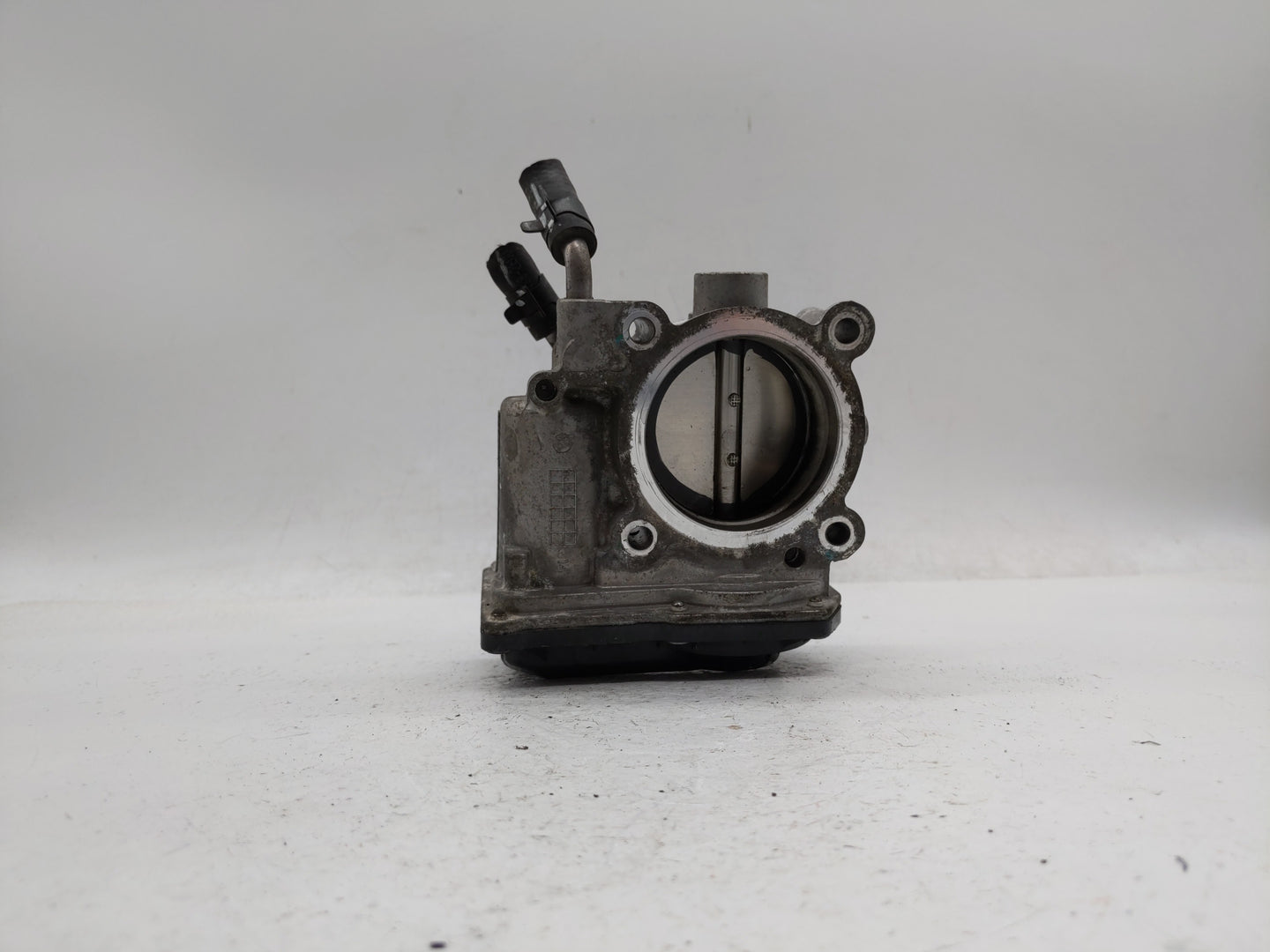 2011-2018 Hyundai Elantra Throttle Body P/N:35100-2E000 Fits Fits 2011 2012 2013 2014 2015 2016 2017 2018 2019 OEM Used Auto