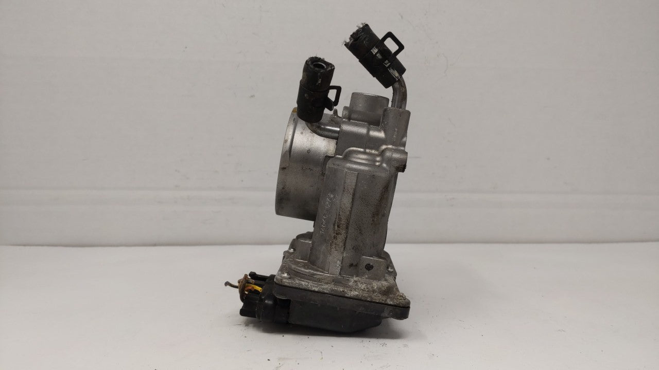 2011-2018 Hyundai Elantra Throttle Body P/N:35100-2E000 Fits Fits 2011 2012 2013 2014 2015 2016 2017 2018 2019 OEM Used Auto