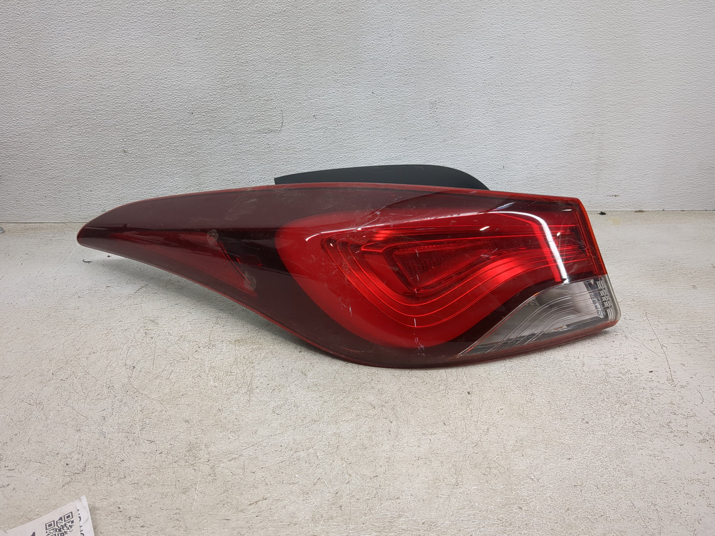 2014-2016 Hyundai Elantra Tail Light Assembly Driver Left OEM P/N:92401-3X3 Fits Fits 2014 2015 2016 OEM Used Auto Parts - O