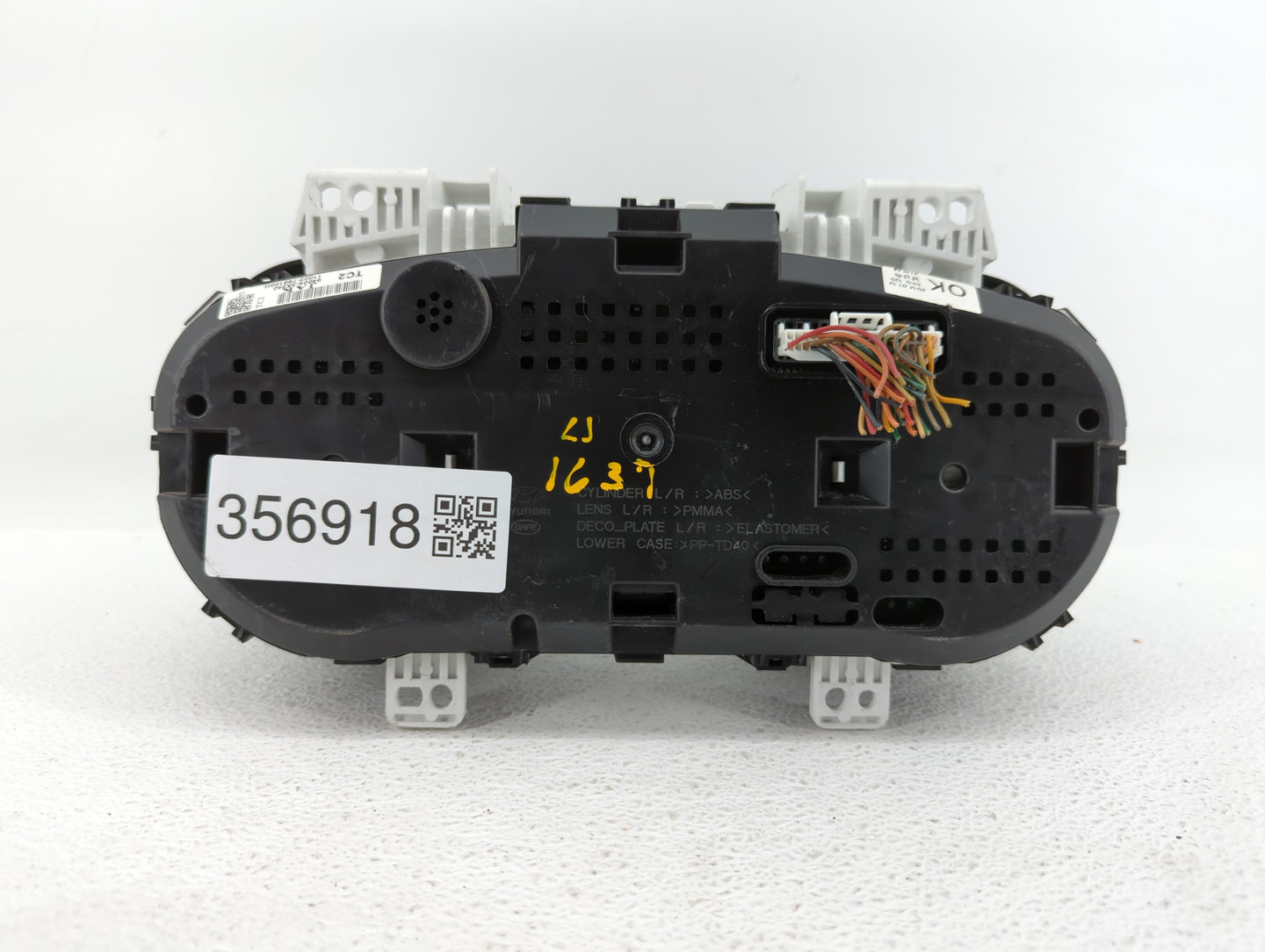 2014-2016 Hyundai Elantra Instrument Cluster Speedometer Gauges P/N:94004-3X240 Fits Fits 2014 2015 2016 OEM Used Auto Parts