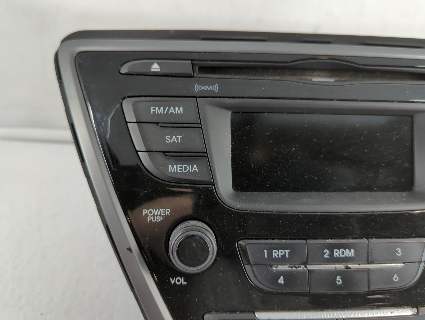 2014-2016 Hyundai Elantra Am Fm Cd Player Radio Receiver - Oemusedautoparts1.com