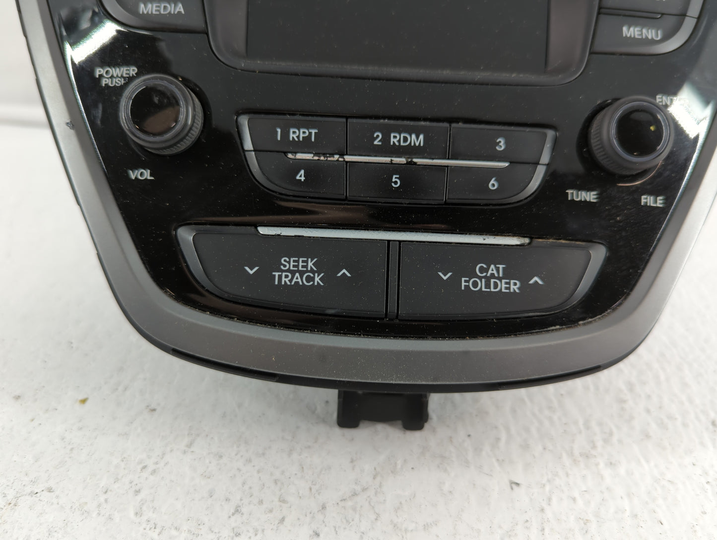 2014-2016 Hyundai Elantra Am Fm Cd Player Radio Receiver - Oemusedautoparts1.com