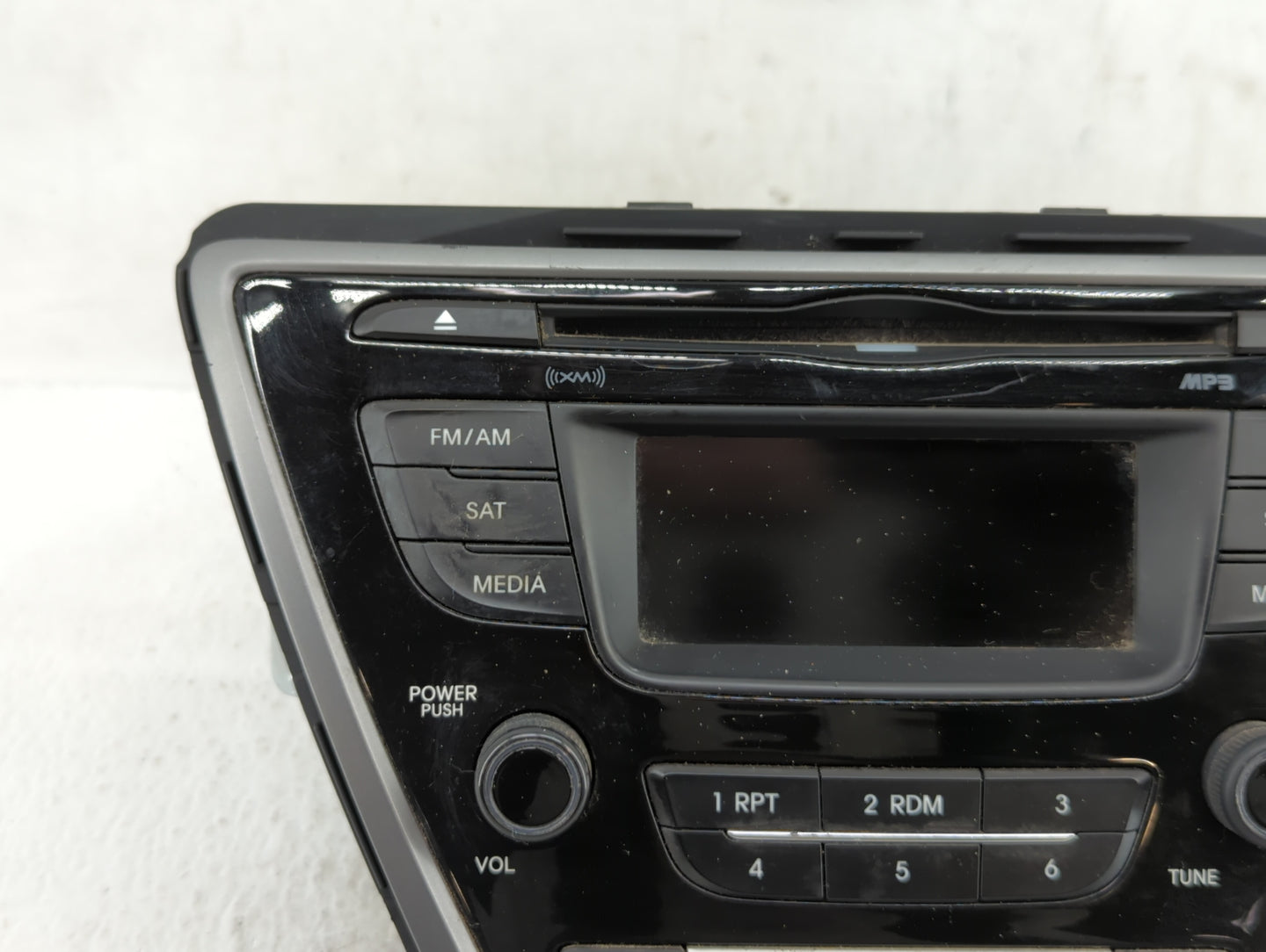 2014 Hyundai Elantra Am Fm Cd Player Radio Receiver - Oemusedautoparts1.com