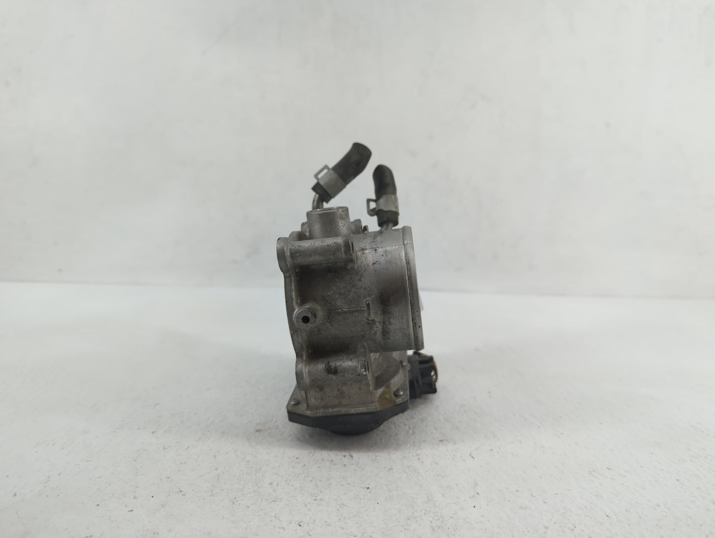 2011-2018 Hyundai Elantra Throttle Body P/N:35100-2E000 1302150124 Fits Fits 2011 2012 2013 2014 2015 2016 2017 2018 2019 OE