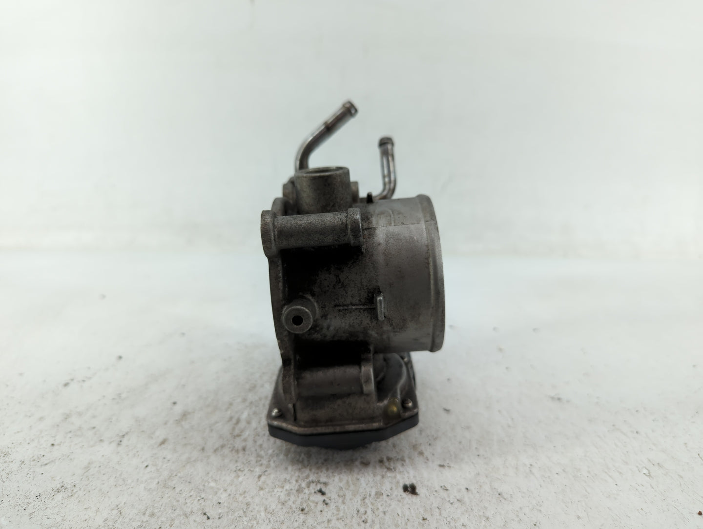 2011-2020 Hyundai Elantra Throttle Body P/N:35100-2E000 35100-2E710 Fits OEM Used Auto Parts - Oemusedautoparts1.com