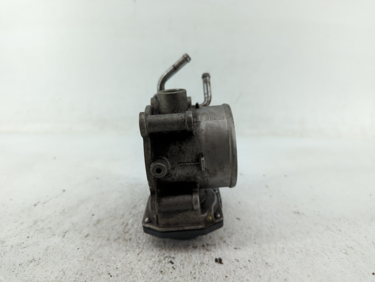 2011-2020 Hyundai Elantra Throttle Body P/N:35100-2E000 35100-2E710 Fits OEM Used Auto Parts - Oemusedautoparts1.com