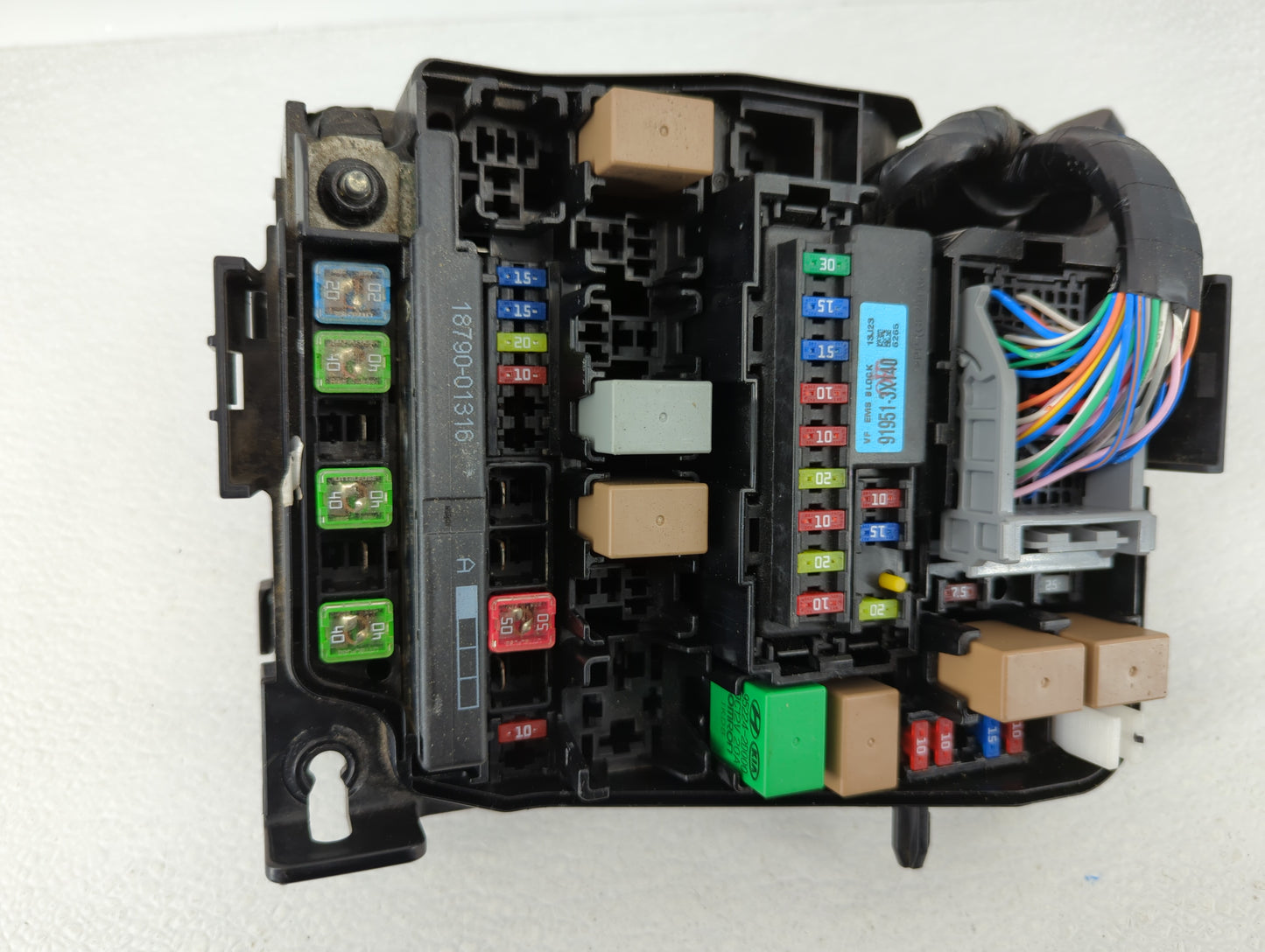 2014-2015 Hyundai Elantra Fusebox Fuse Box Panel Relay Module P/N:91239 A5235 Fits Fits 2014 2015 OEM Used Auto Parts - Oemu