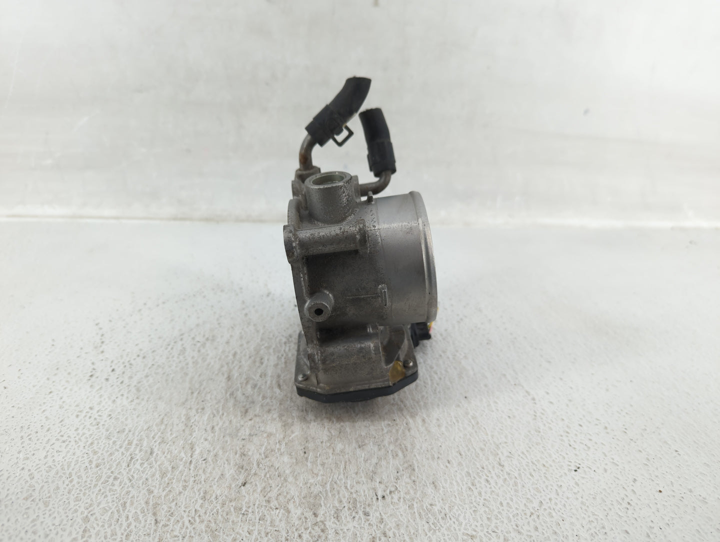 2011-2020 Hyundai Elantra Throttle Body P/N:35100-2E000 Fits Fits 2011 2012 2013 2014 2015 2016 2017 2018 2019 2020 2021 OEM
