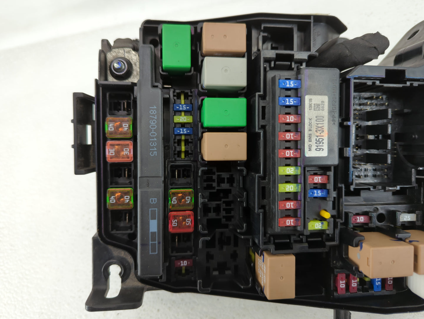 2014-2016 Hyundai Elantra Fusebox Fuse Box Panel Relay Module P/N:91951-3X710 Fits Fits 2014 2015 2016 OEM Used Auto Parts -