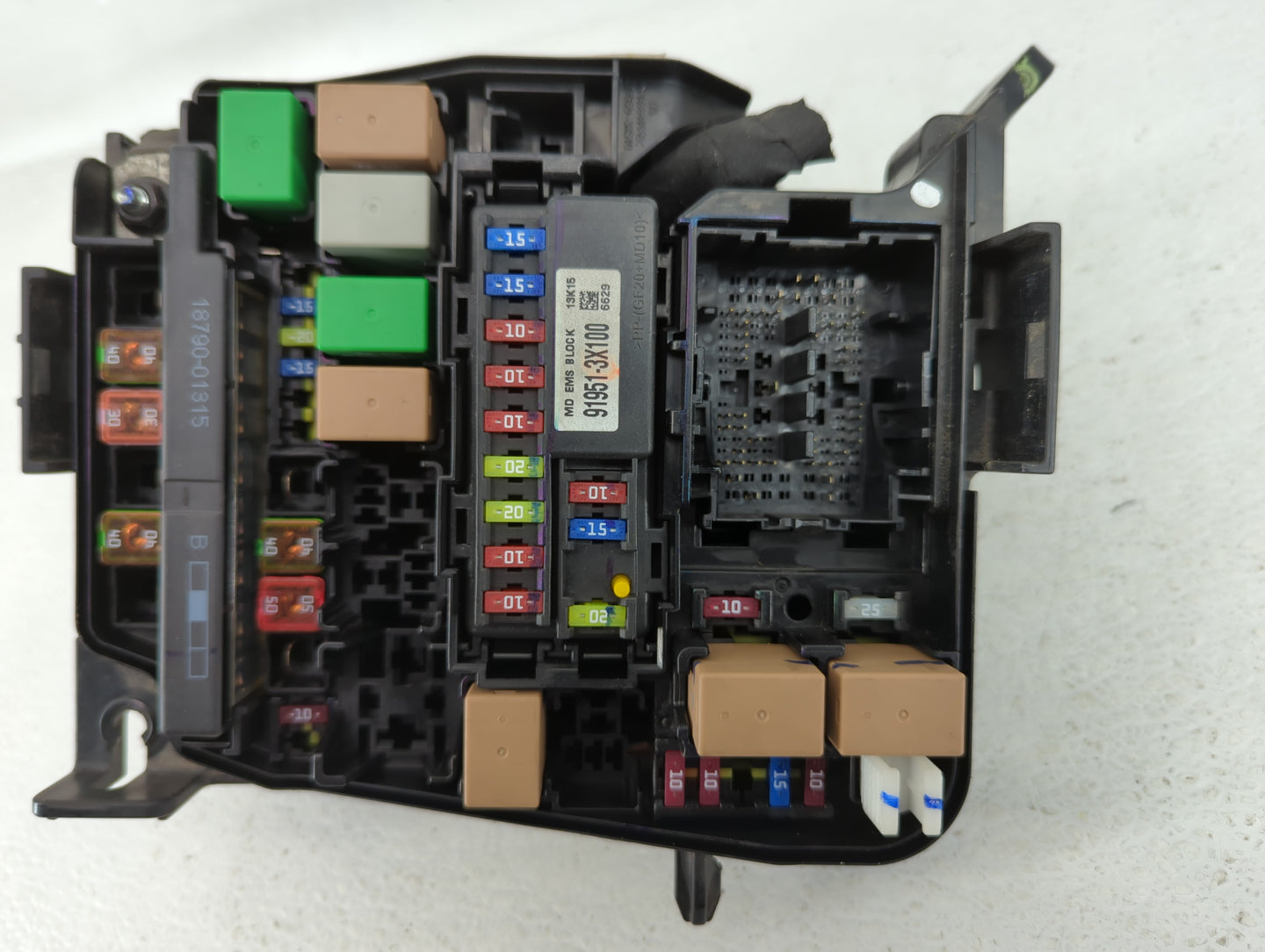 2014-2016 Hyundai Elantra Fusebox Fuse Box Panel Relay Module P/N:91951-3X710 Fits Fits 2014 2015 2016 OEM Used Auto Parts -