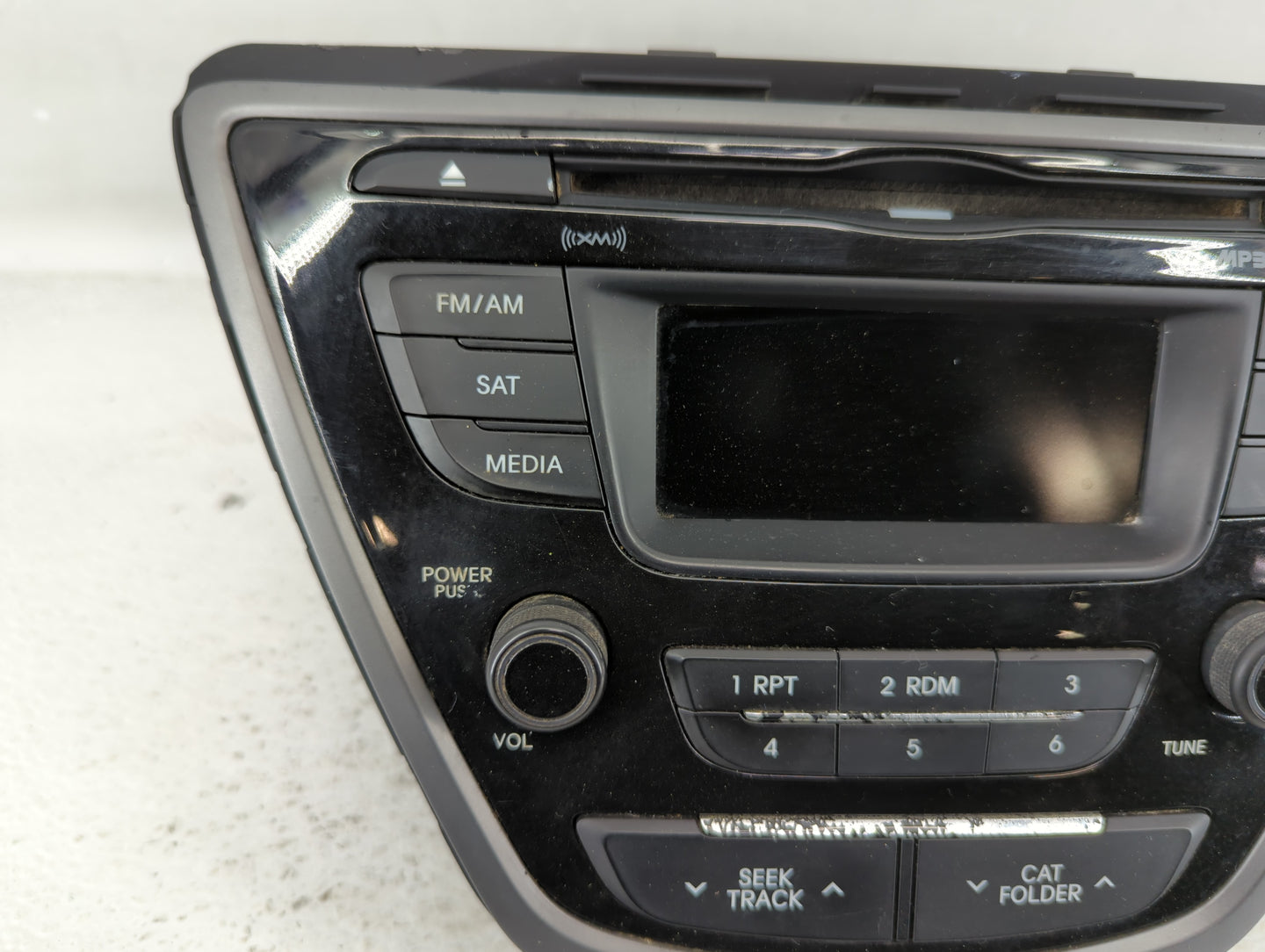 2014-2016 Hyundai Elantra Am Fm Cd Player Radio Receiver - Oemusedautoparts1.com