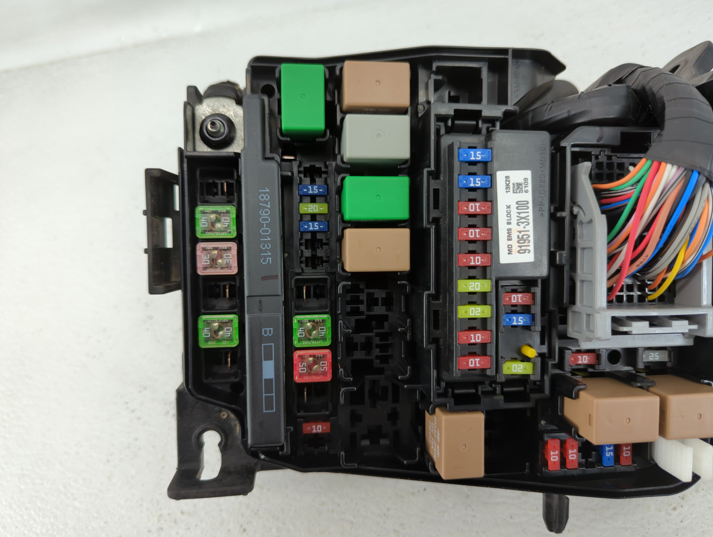 2014-2016 Hyundai Elantra Fusebox Fuse Box Panel Relay Module P/N:91265 3X060 Fits Fits 2014 2015 2016 OEM Used Auto Parts -