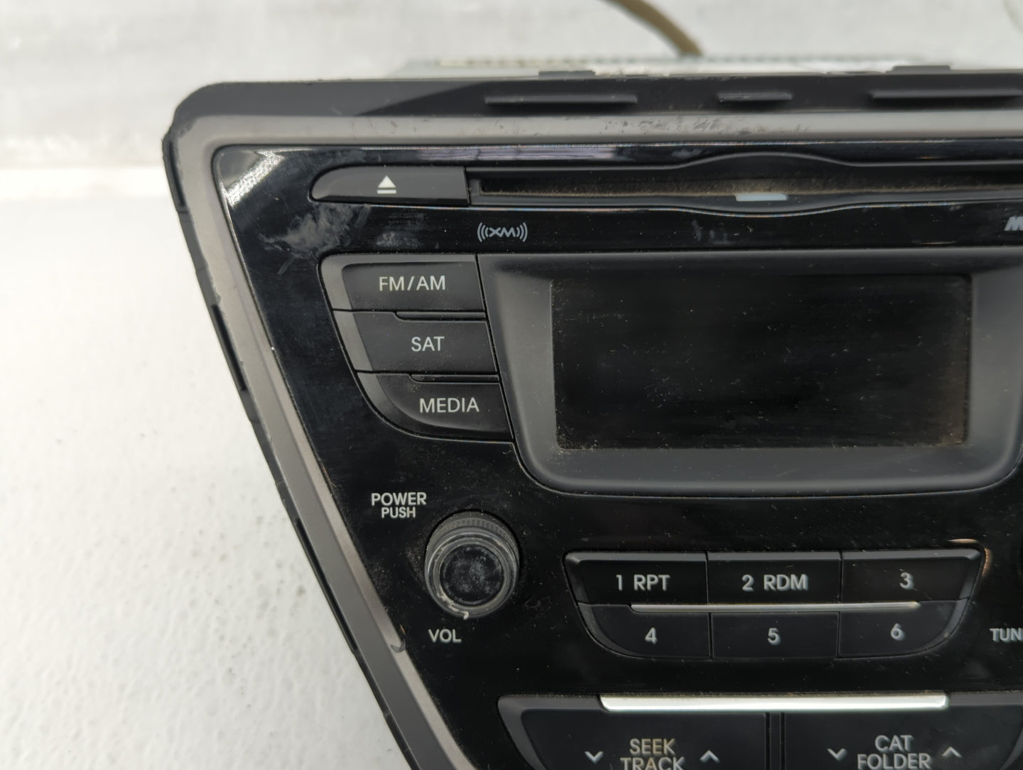 2014-2016 Hyundai Elantra Am Fm Cd Player Radio Receiver - Oemusedautoparts1.com