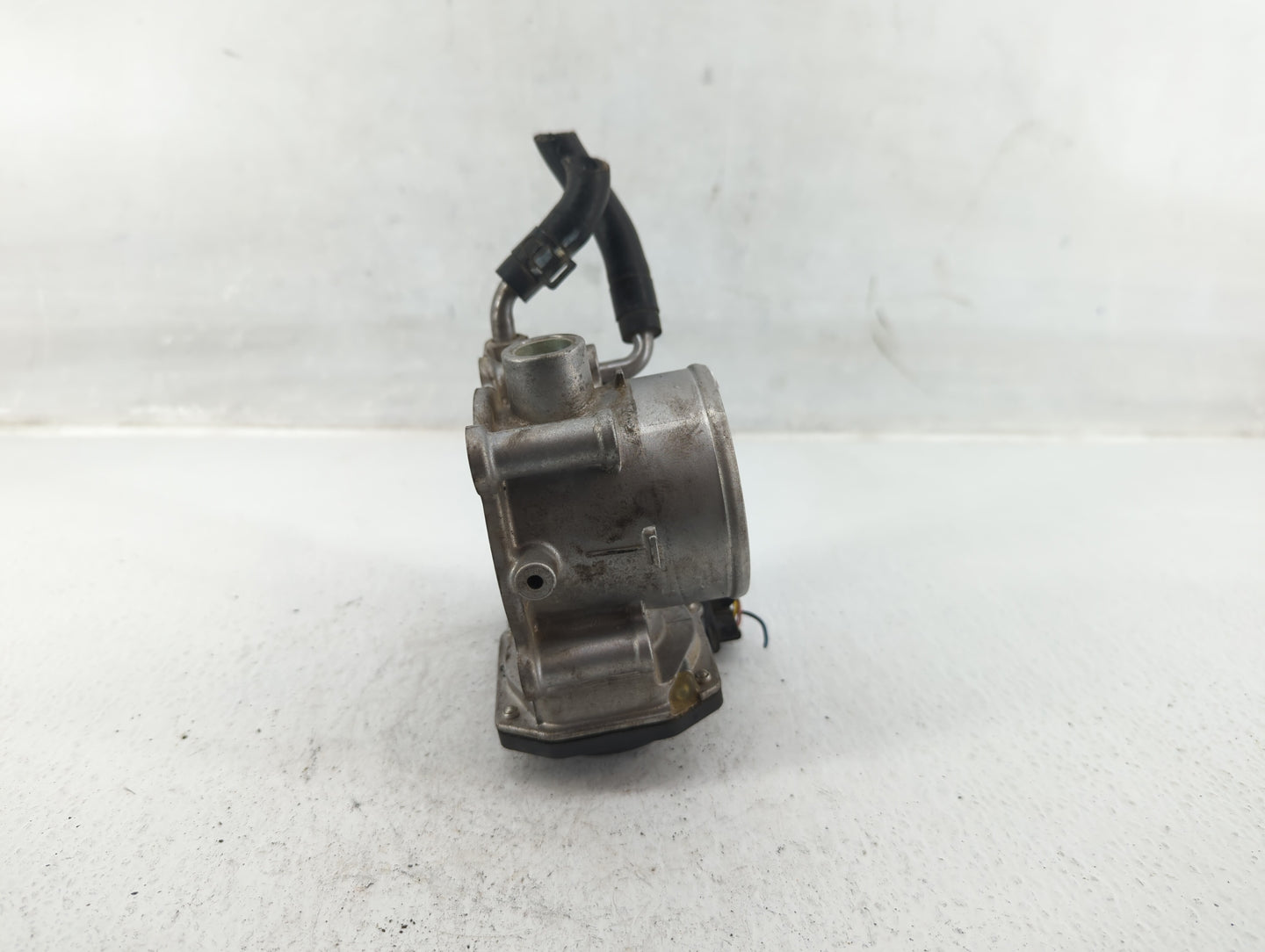2011-2020 Hyundai Elantra Throttle Body P/N:35100-2E000 Fits Fits 2011 2012 2013 2014 2015 2016 2017 2018 2019 2020 2021 OEM