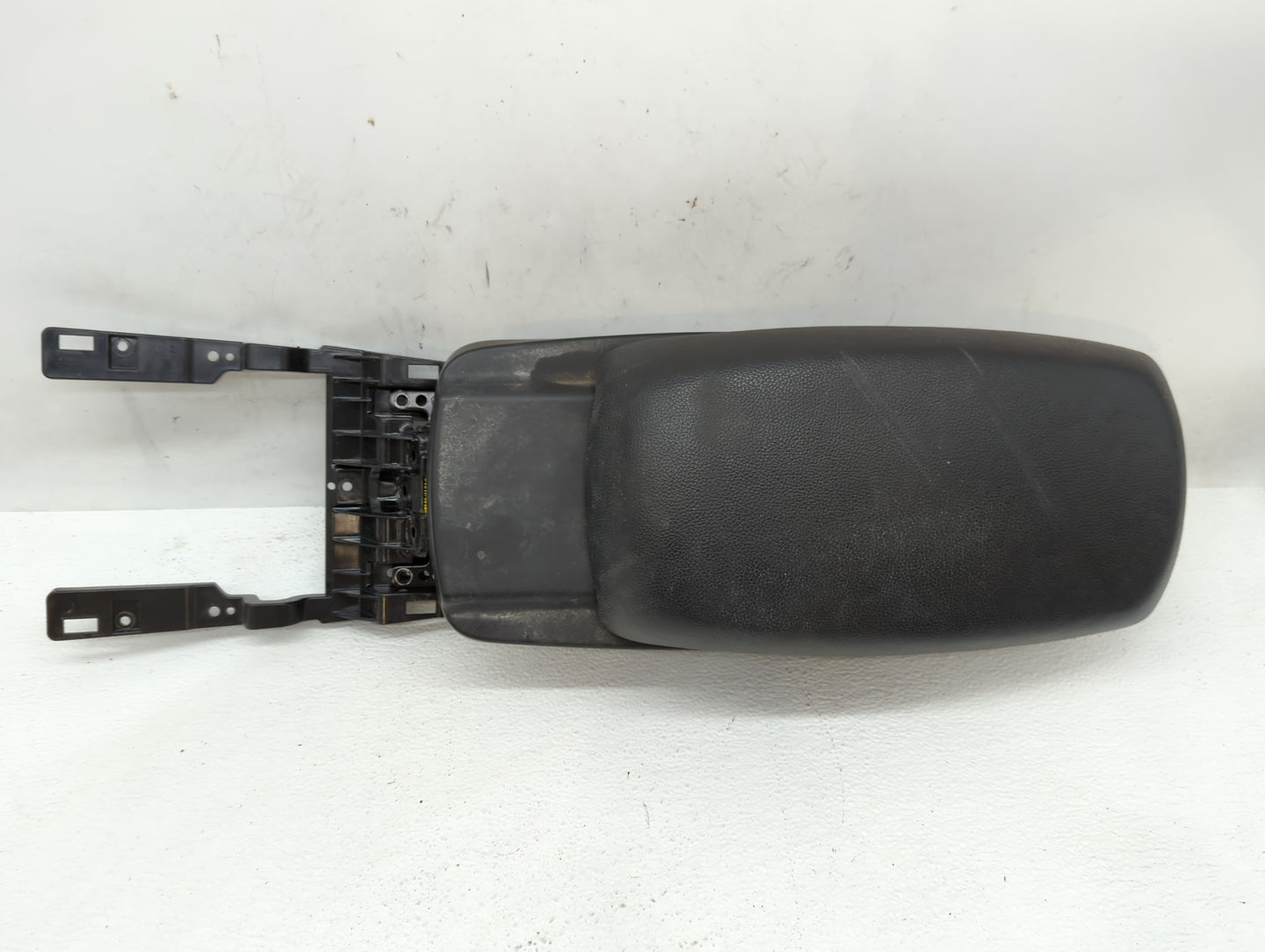 2014 Hyundai Elantra Center Console Armrest Cover Lid - Oemusedautoparts1.com