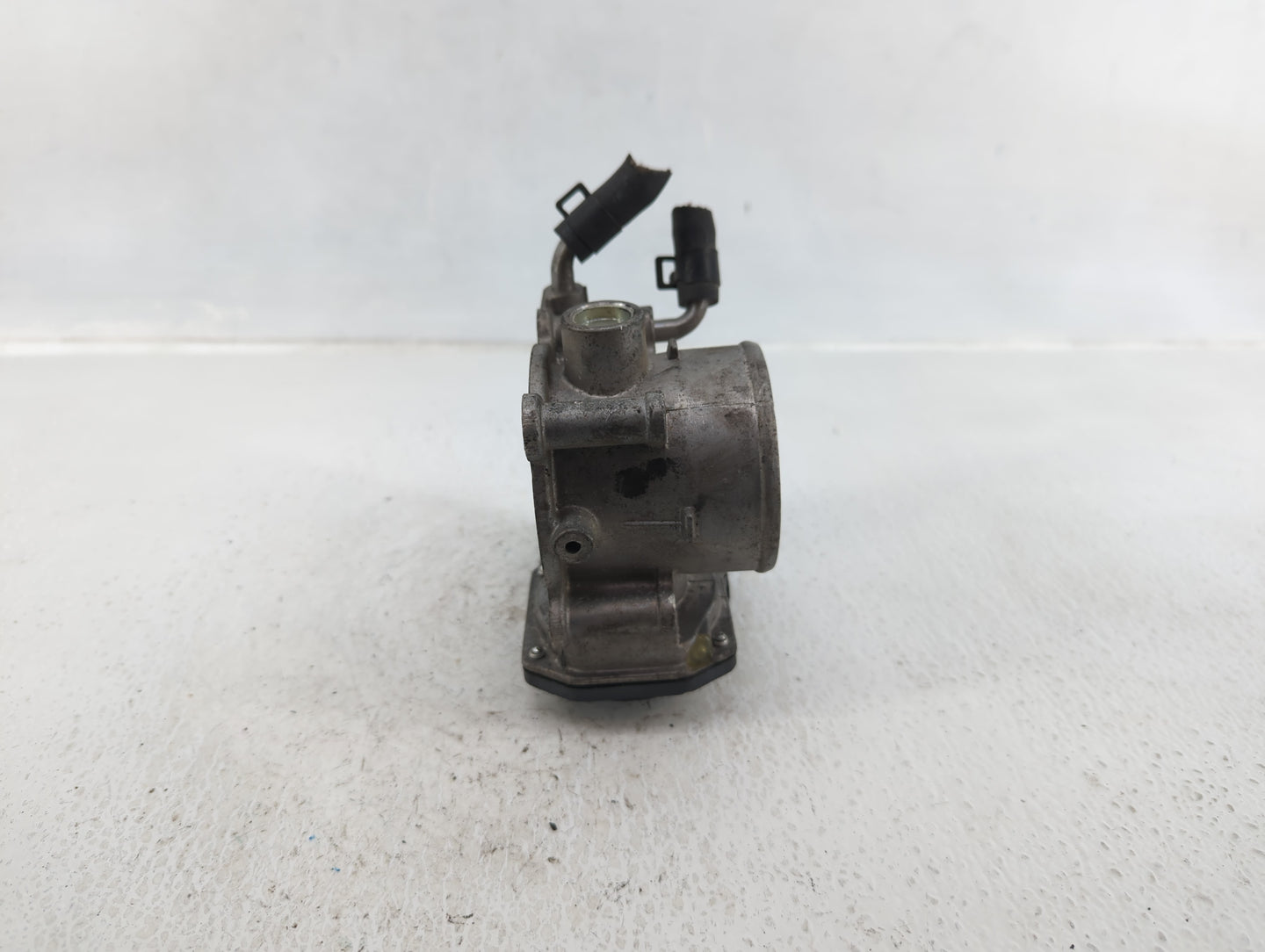 2011-2020 Hyundai Elantra Throttle Body P/N:35100-2E000 Fits Fits 2011 2012 2013 2014 2015 2016 2017 2018 2019 2020 2021 OEM