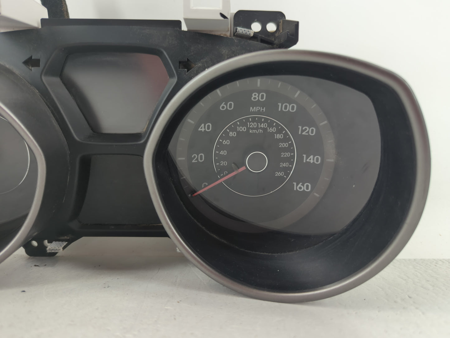 2014-2016 Hyundai Elantra Instrument Cluster Speedometer Gauges P/N:940043Y010 Fits Fits 2014 2015 2016 OEM Used Auto Parts 