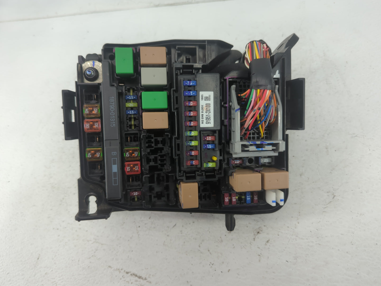 2014-2016 Hyundai Elantra Fusebox Fuse Box Panel Relay Module P/N:91951-3X710 Fits Fits 2014 2015 2016 OEM Used Auto Parts -