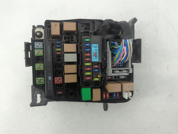 2014-2015 Hyundai Elantra Fusebox Fuse Box Panel Relay Module P/N:DX22A65 91238-A5985 Fits Fits 2014 2015 OEM Used Auto Parts