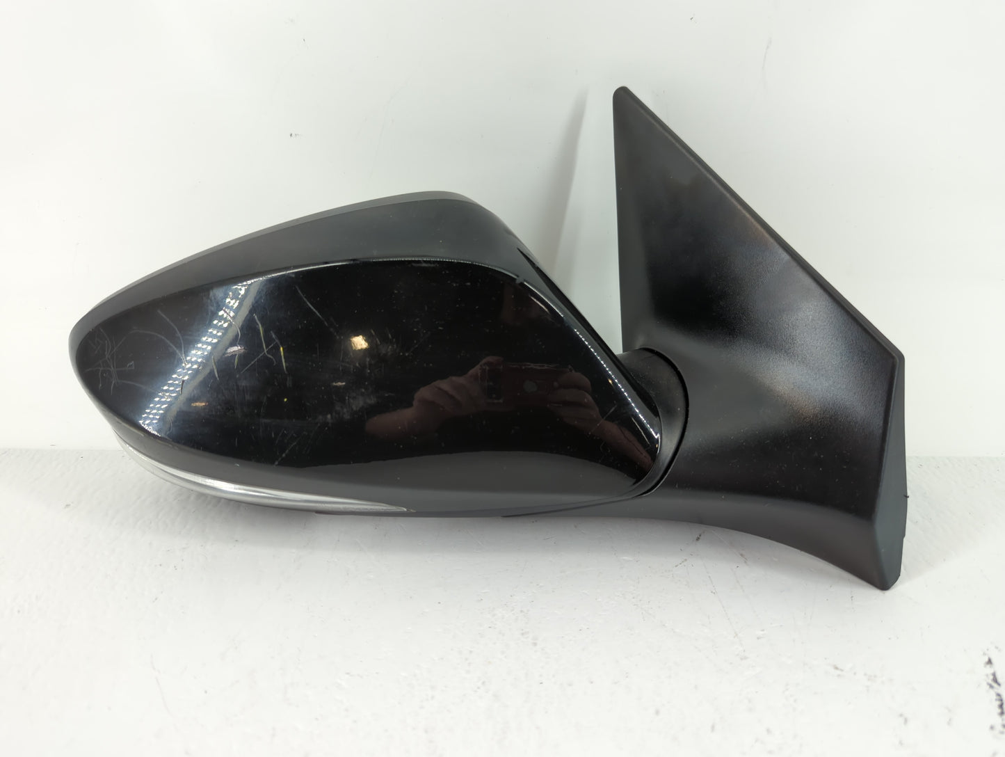 2013-2014 Hyundai Elantra Driver Side View Mirror - Left Door Mirror OEM Used - Oemusedautoparts1.com