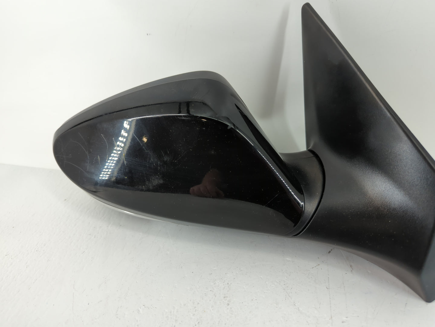 2013-2014 Hyundai Elantra Driver Side View Mirror - Left Door Mirror OEM Used - Oemusedautoparts1.com
