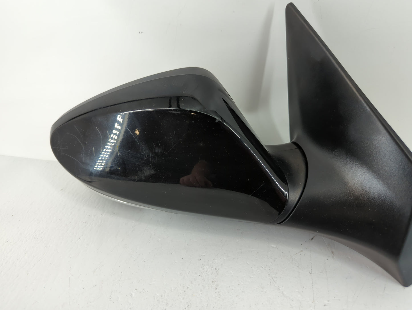 2013-2014 Hyundai Elantra Driver Side View Mirror - Left Door Mirror OEM Used - Oemusedautoparts1.com