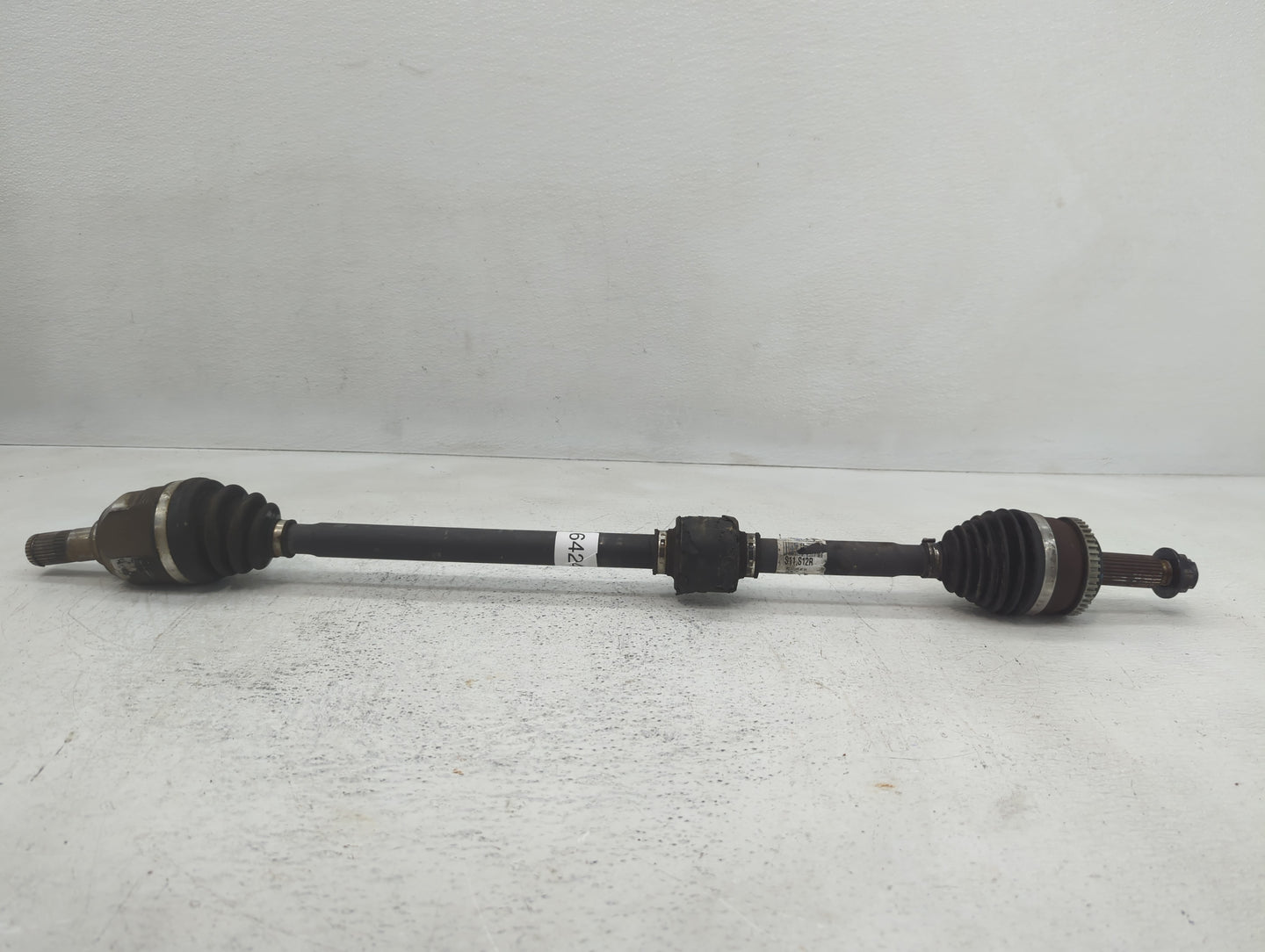 2014-2016 Hyundai Elantra Axle Shaft Front Passenger Cv C/v - Oemusedautoparts1.com