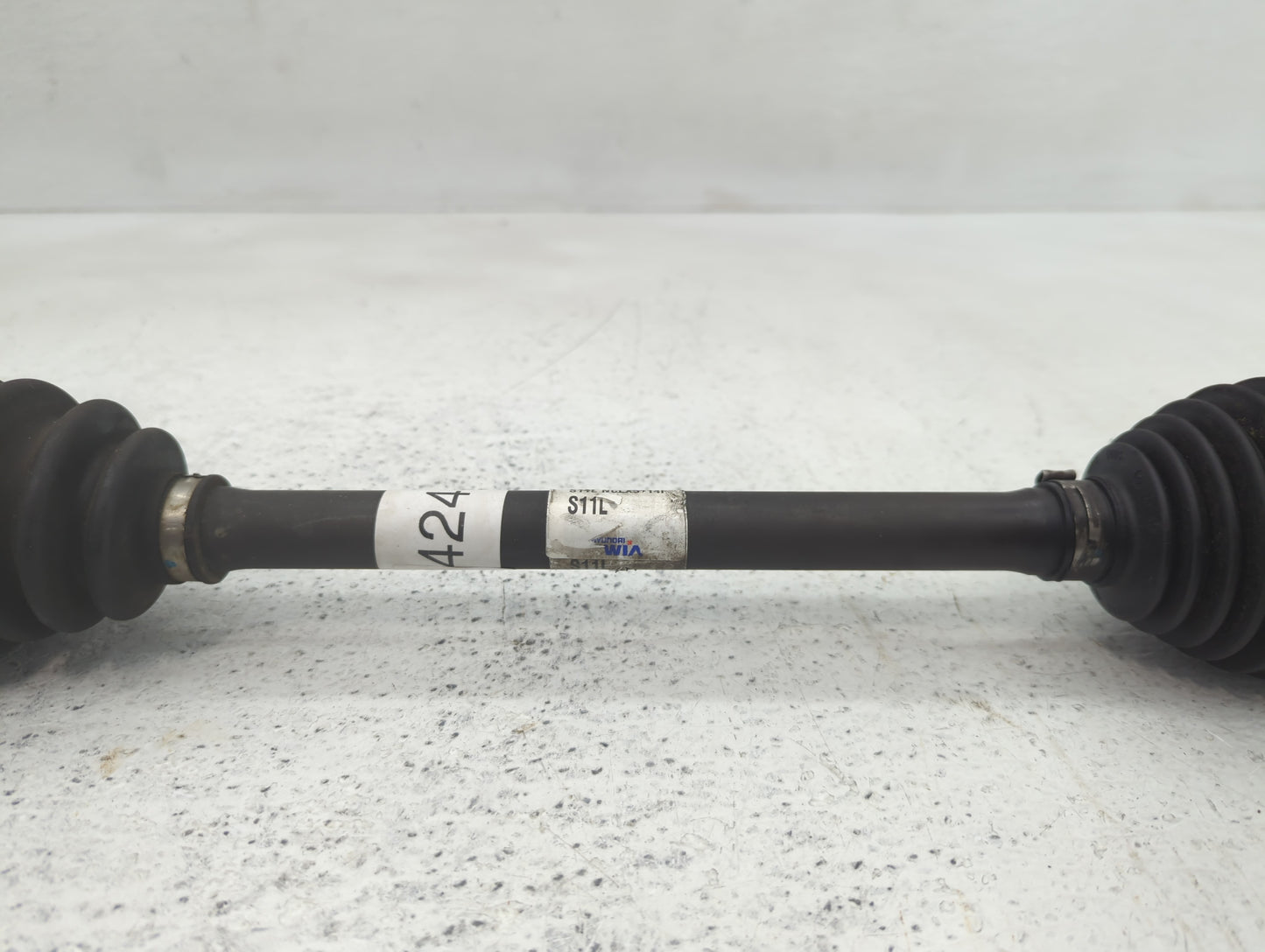 2014-2016 Hyundai Elantra Axle Shaft Front Driver Cv C/v - Oemusedautoparts1.com