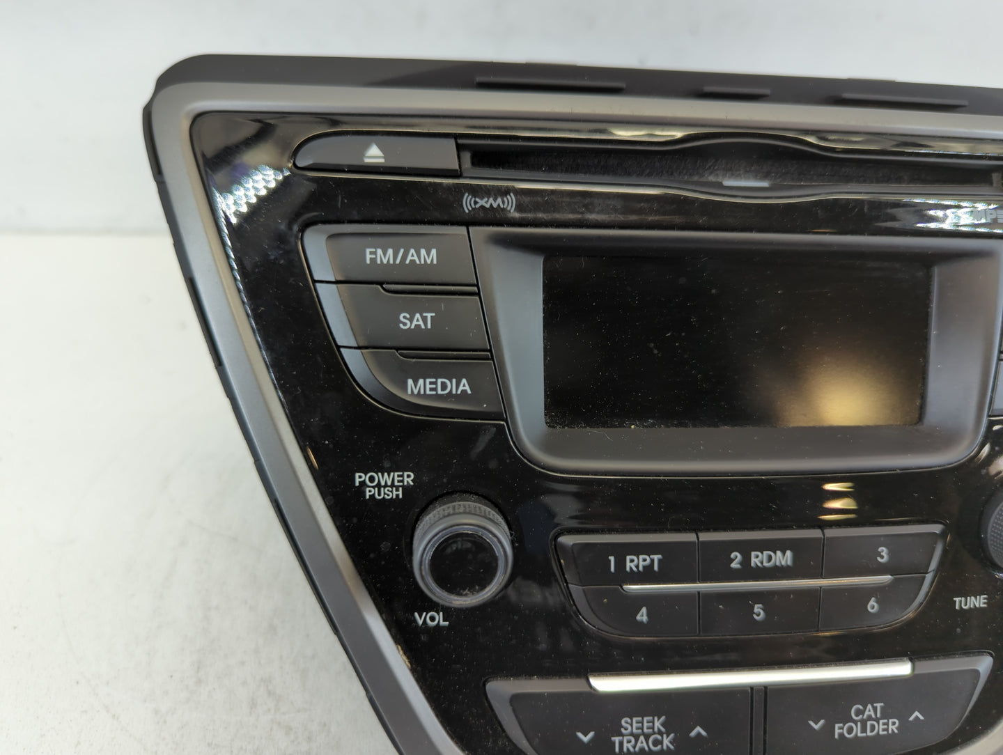 2014-2016 Hyundai Elantra Am Fm Cd Player Radio Receiver - Oemusedautoparts1.com