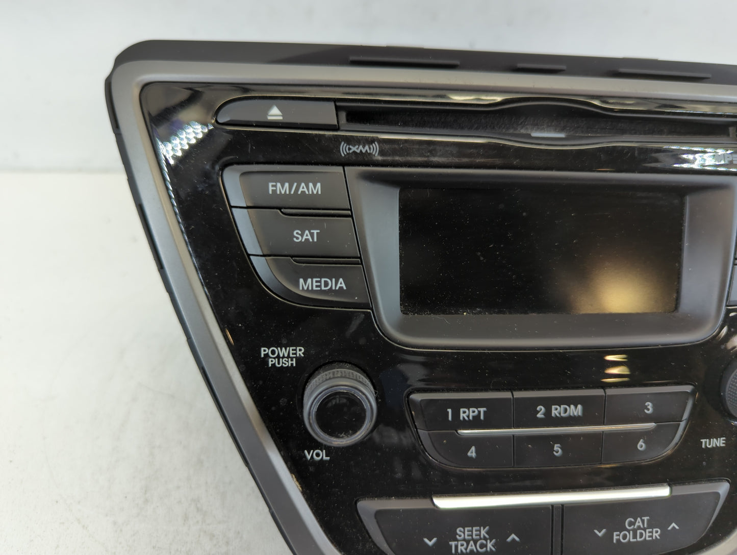 2014-2016 Hyundai Elantra Am Fm Cd Player Radio Receiver - Oemusedautoparts1.com