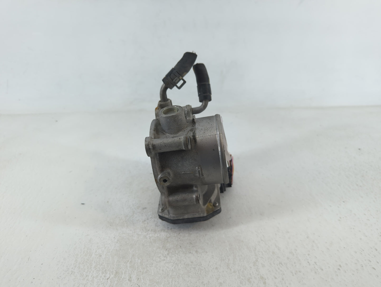 2011-2020 Hyundai Elantra Throttle Body P/N:35100-2E000 Fits Fits 2011 2012 2013 2014 2015 2016 2017 2018 2019 2020 2021 OEM