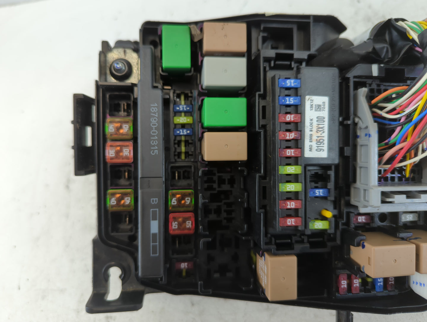 2014-2016 Hyundai Elantra Fusebox Fuse Box Panel Relay Module P/N:91951-3X710 Fits Fits 2014 2015 2016 OEM Used Auto Parts -