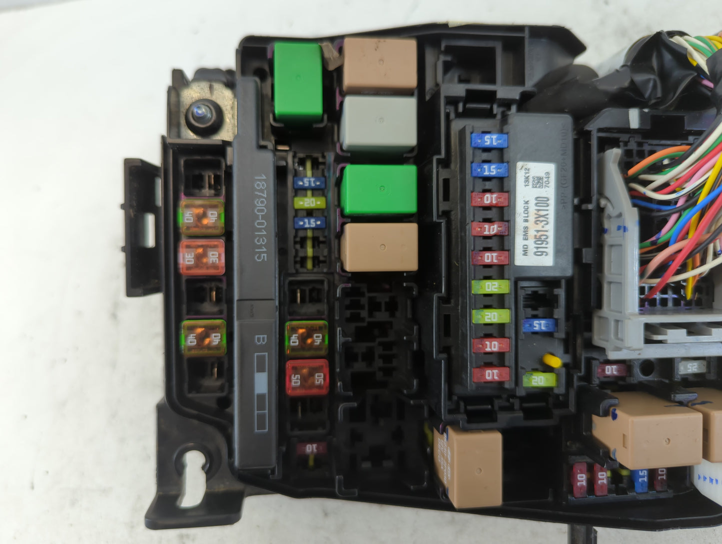 2014-2016 Hyundai Elantra Fusebox Fuse Box Panel Relay Module P/N:91951-3X710 Fits Fits 2014 2015 2016 OEM Used Auto Parts -