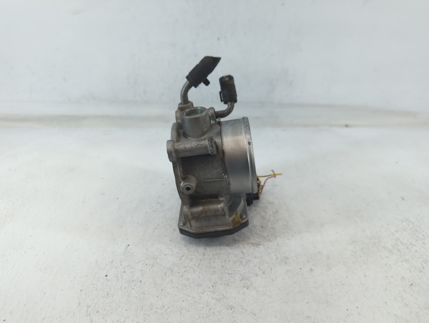2011-2020 Hyundai Elantra Throttle Body P/N:35100-2E000 Fits Fits 2011 2012 2013 2014 2015 2016 2017 2018 2019 2020 2021 OEM