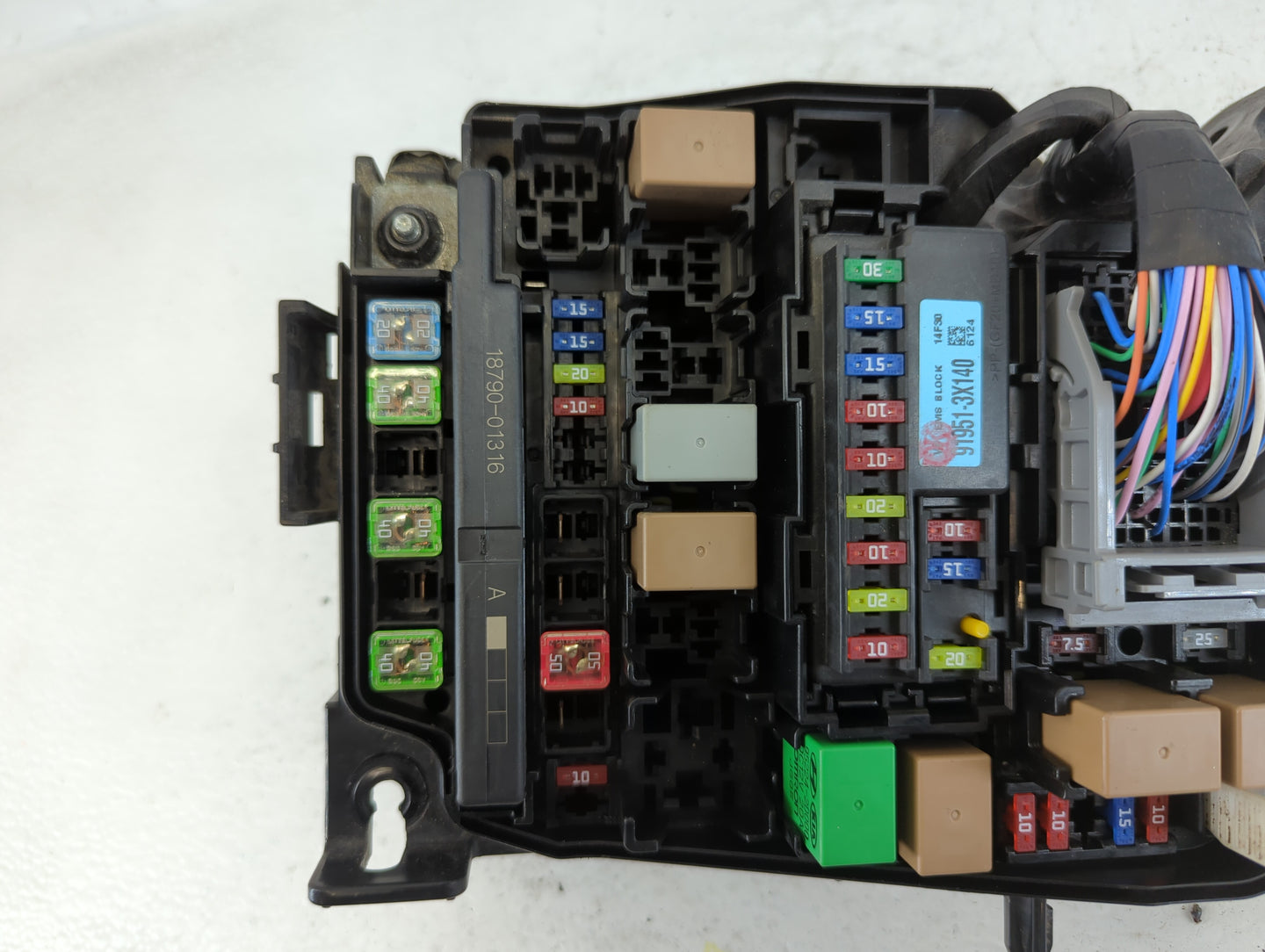 2014-2015 Hyundai Elantra Fusebox Fuse Box Panel Relay Module P/N:91239 A5395 Fits Fits 2014 2015 OEM Used Auto Parts - Oemu