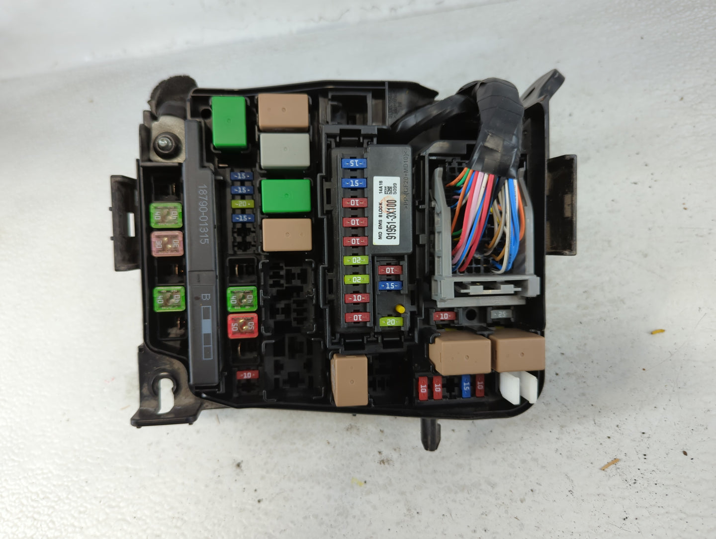 2014-2016 Hyundai Elantra Fusebox Fuse Box Panel Relay Module P/N:91266 3X100 Fits Fits 2014 2015 2016 OEM Used Auto Parts -