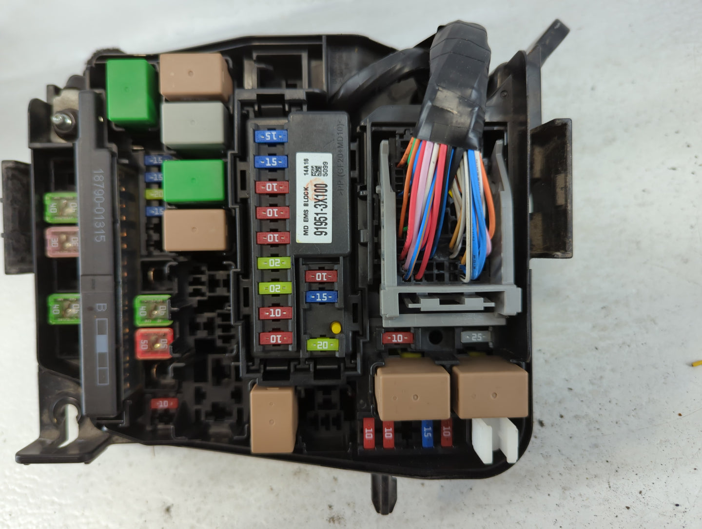2014-2016 Hyundai Elantra Fusebox Fuse Box Panel Relay Module P/N:91266 3X100 Fits Fits 2014 2015 2016 OEM Used Auto Parts -