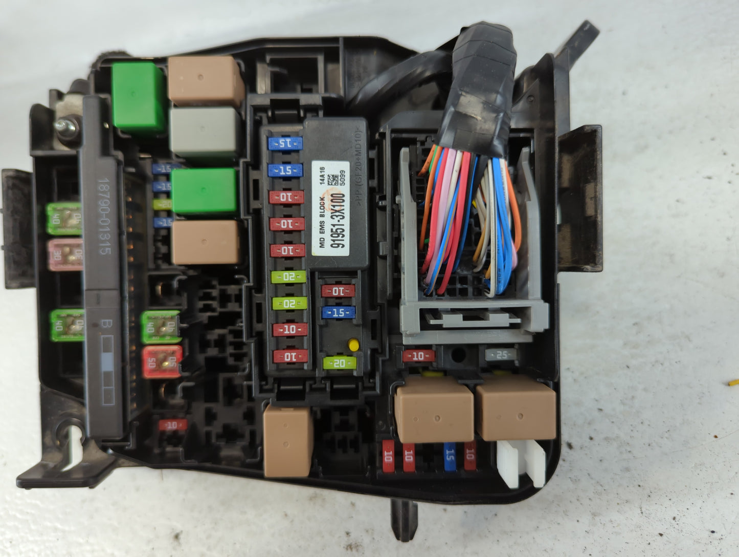 2014-2016 Hyundai Elantra Fusebox Fuse Box Panel Relay Module P/N:91266 3X100 Fits Fits 2014 2015 2016 OEM Used Auto Parts -