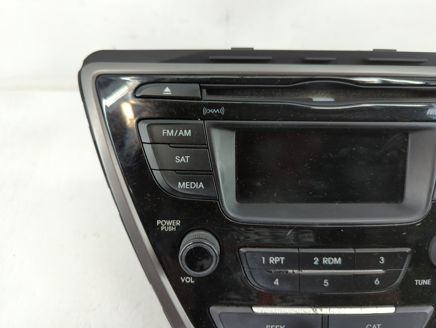 2014-2016 Hyundai Elantra Am Fm Cd Player Radio Receiver - Oemusedautoparts1.com