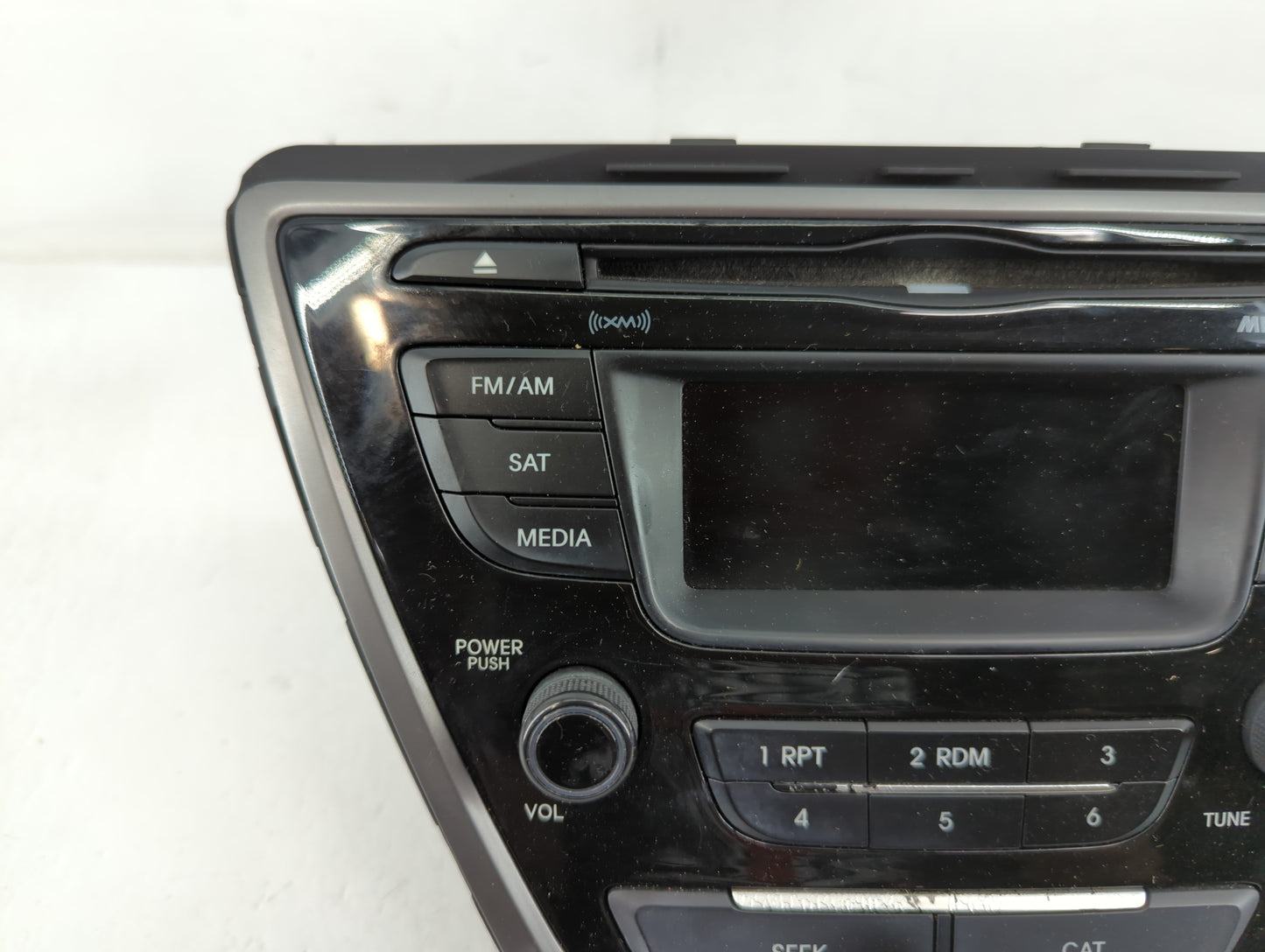 2014-2016 Hyundai Elantra Am Fm Cd Player Radio Receiver - Oemusedautoparts1.com