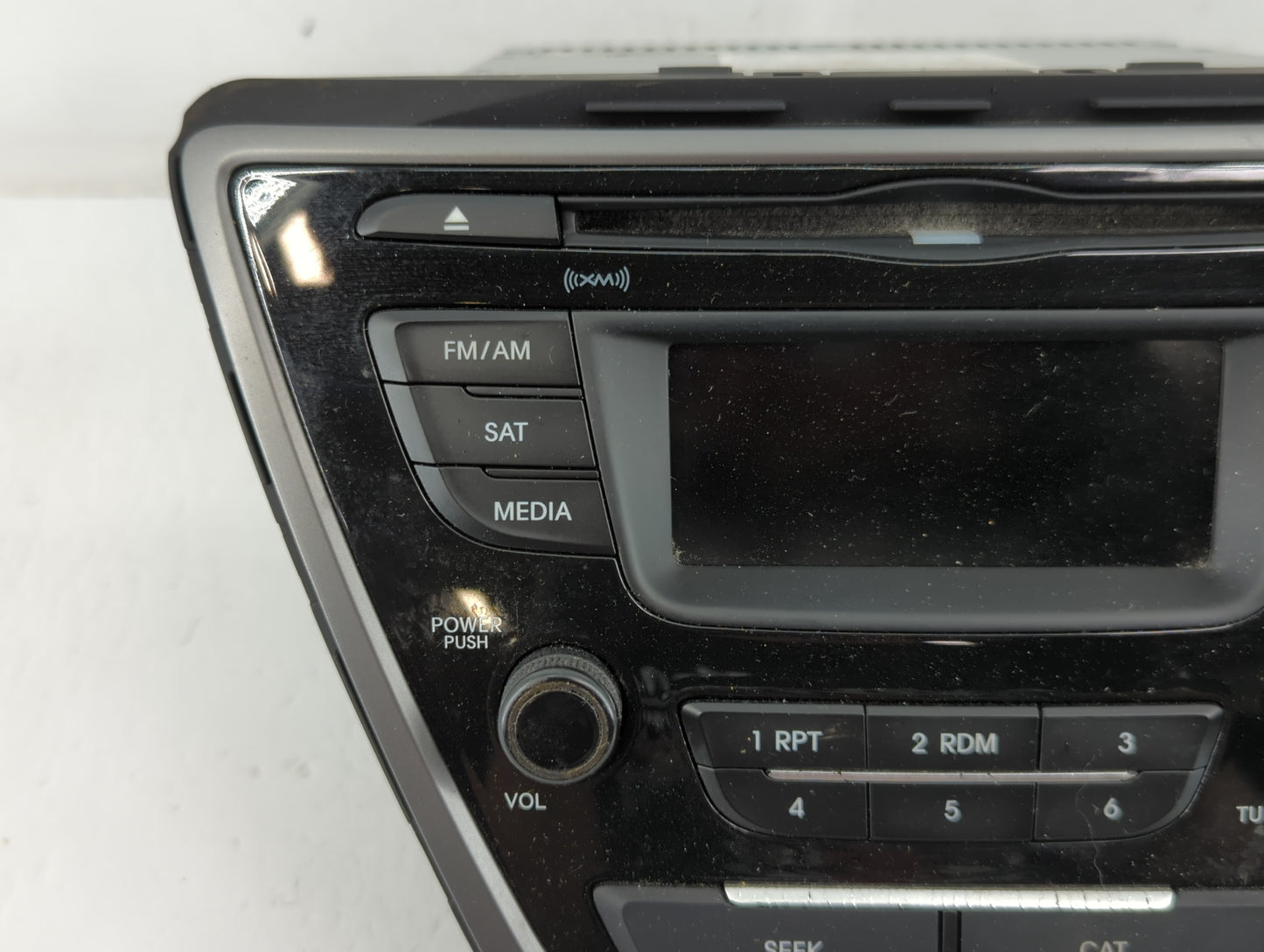 2014-2016 Hyundai Elantra Am Fm Cd Player Radio Receiver - Oemusedautoparts1.com