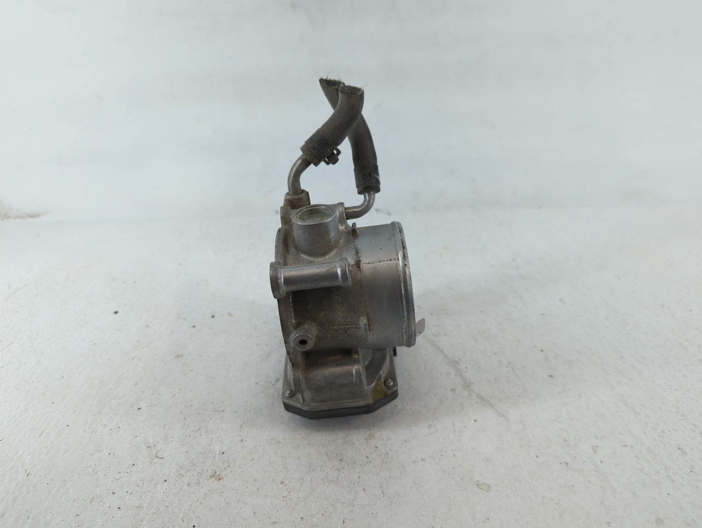2011-2020 Hyundai Elantra Throttle Body P/N:35100-2E000 Fits Fits 2011 2012 2013 2014 2015 2016 2017 2018 2019 2020 2021 OEM