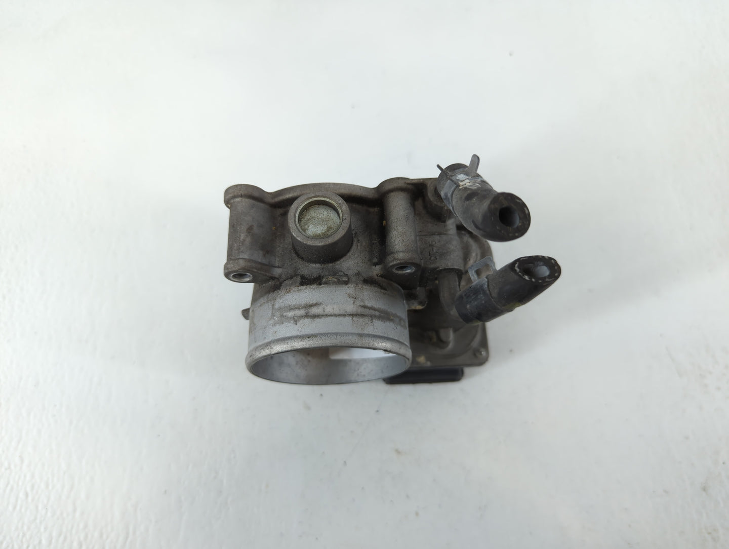 2013-2014 Hyundai Elantra Throttle Body P/N:35100-2E000 Fits Fits 2012 2013 2014 2015 2016 2018 2019 2020 2021 OEM Used Auto