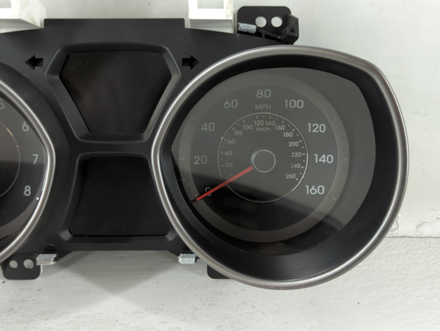2014-2016 Hyundai Elantra Instrument Cluster Speedometer Gauges P/N:94004-3Y010 Fits Fits 2014 2015 2016 OEM Used Auto Parts