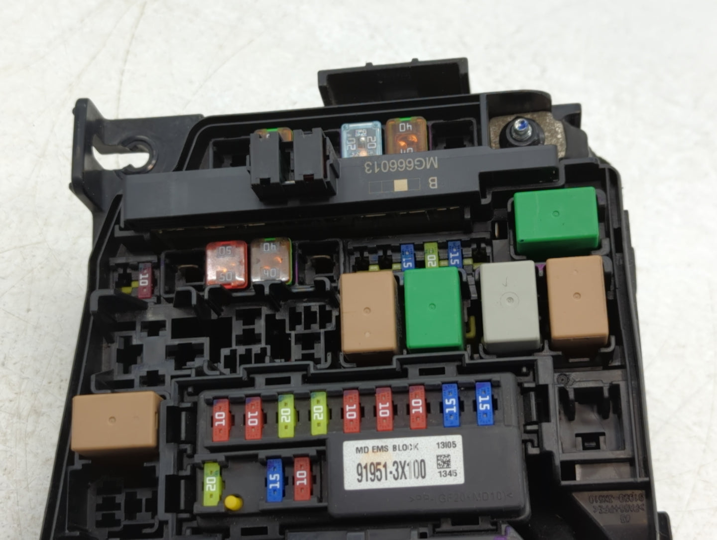 2014-2016 Hyundai Elantra Fusebox Fuse Box Panel Relay Module P/N:91951-3X100 Fits Fits 2014 2015 2016 OEM Used Auto Parts -