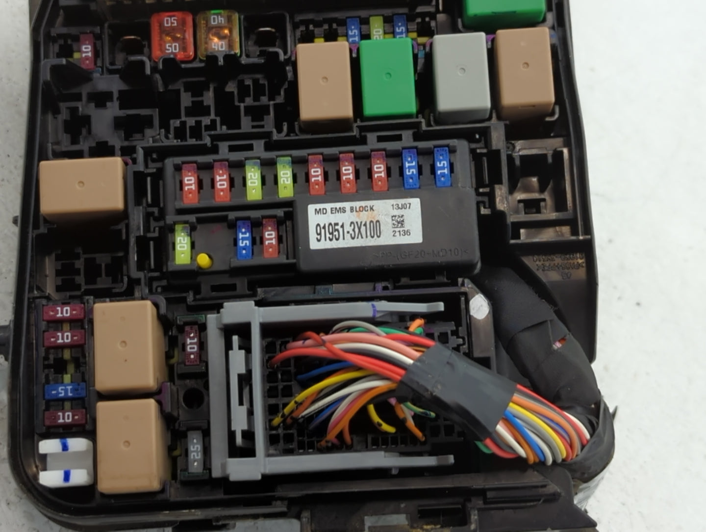 2014-2016 Hyundai Elantra Fusebox Fuse Box Panel Relay Module P/N:91951-3X710 Fits Fits 2014 2015 2016 OEM Used Auto Parts -